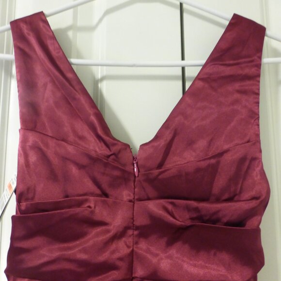 NWT LE CHATEAU reddish plum silky satin ruched cocktail party dress - Picture 3 of 15